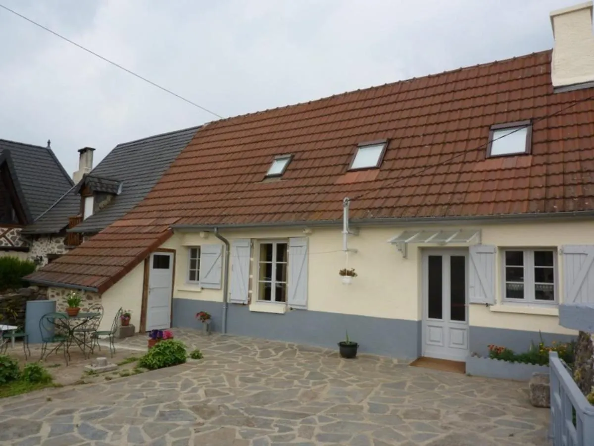 Holiday home Gite De Peche Renove Avec Jardin Pres Du Lac D'Enchanet - 6 Pers, 3 Chambres - Fr-1-742-208 Pleaux
